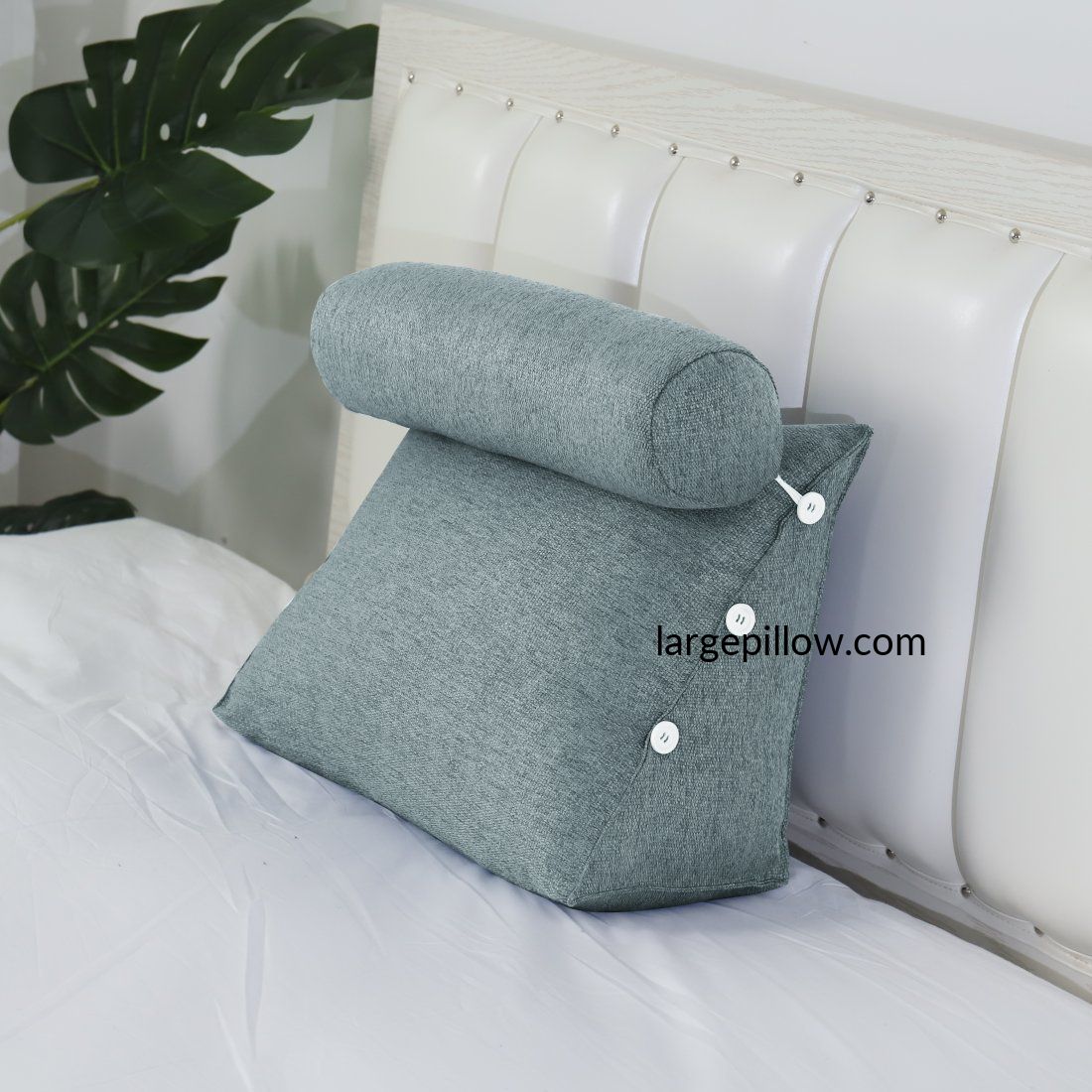 Leggere a letto sarà possibile farlo nel massimo del comfort grazie al cuscino  da lettura con braccioli Solback - GB Medicali